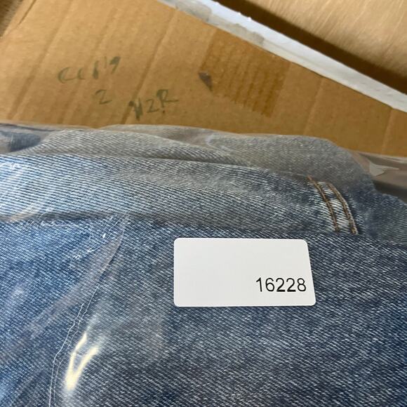 J Riggins Jeans Mens Size 36x34 Distressed Light Wash Straight Fit Denim - Picture 10 of 10